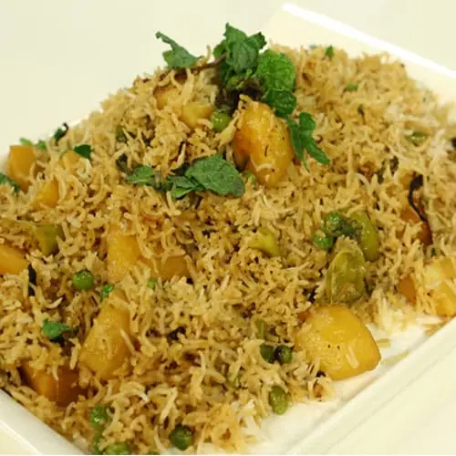 Chicken Mattar Pulao Daig